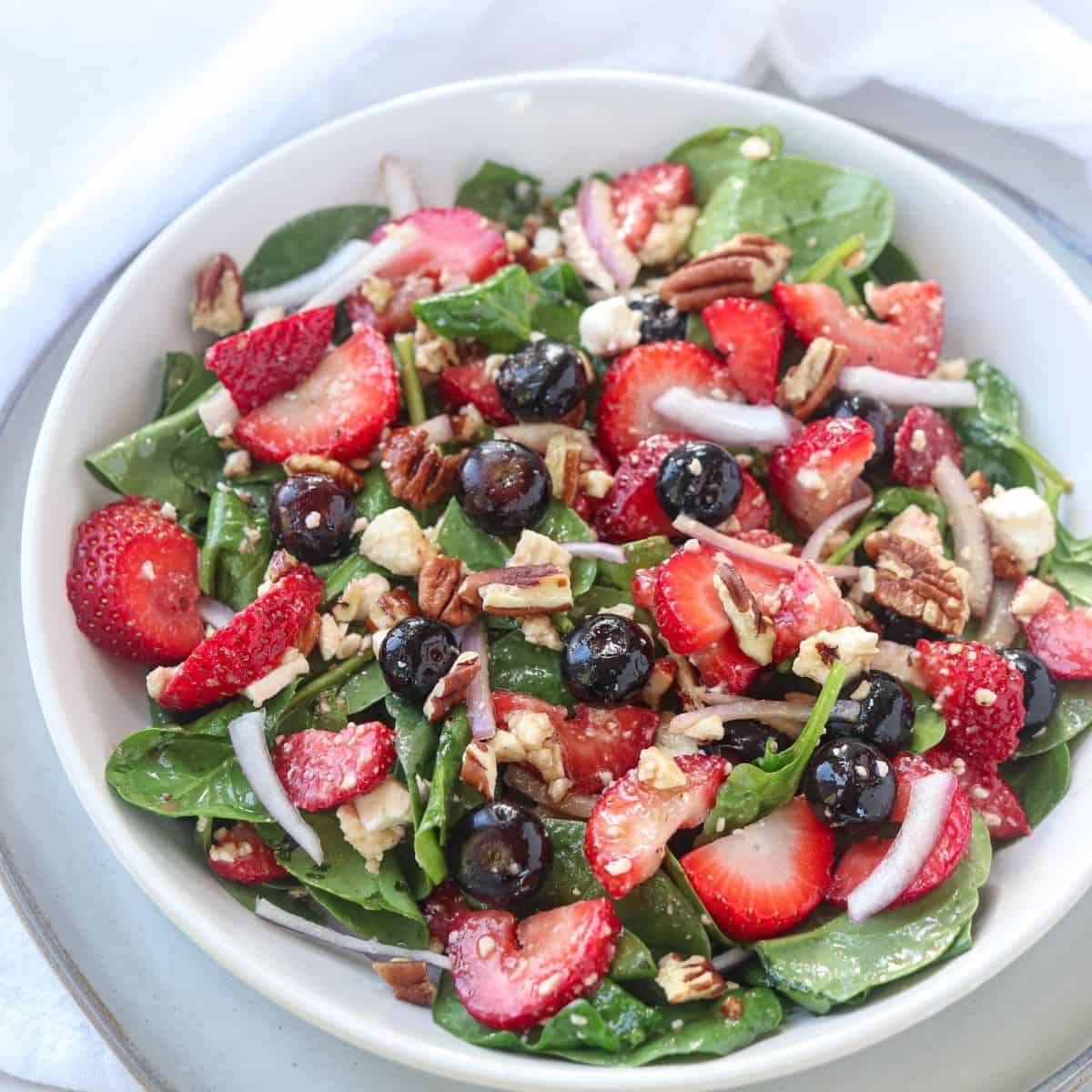 Healthy Strawberry Spinach Salad: A Versatile Spring & Summer Staple